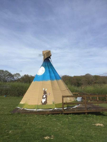 Big Sky Tipi Holidays Wartling Dış mekan fotoğraf
